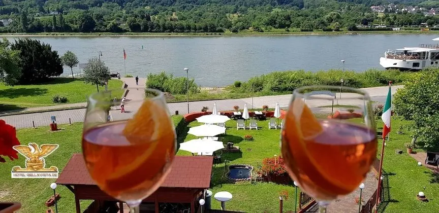 Tek Büyük Yataklı Oda, Nehir Manzaralı