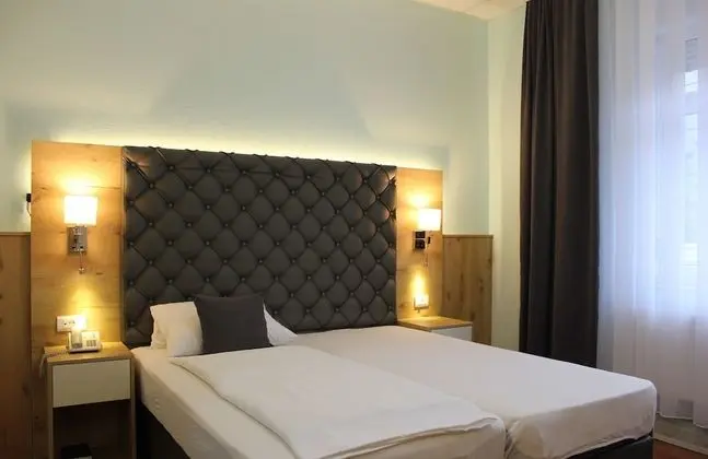 Tek Kişilik Oda, 1 Çift Kişilik Yatak, Sigara İçilmez