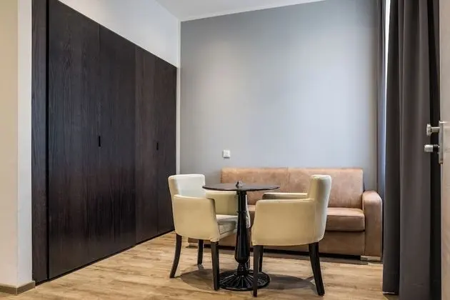 Family Oda (with French Bed)