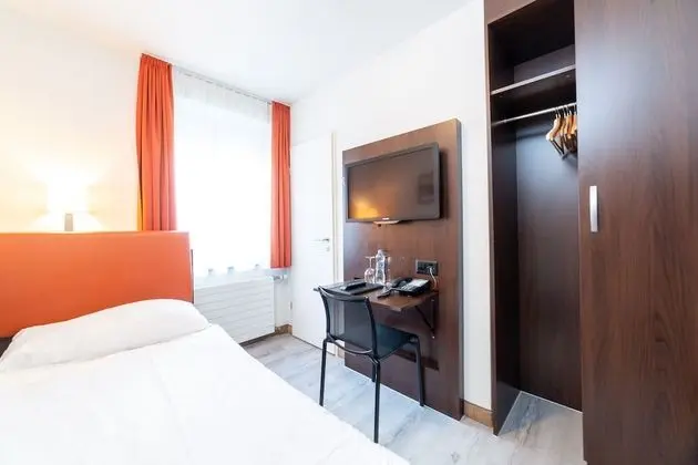 Modern Single Room