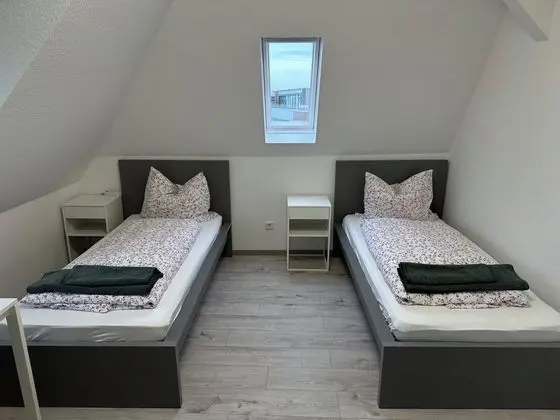 Basic Tek Büyük Yataklı Oda