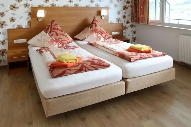 Deluxe Tek Büyük veya İki Ayrı Yataklı Oda, Balkon, Nehir Manzaralı