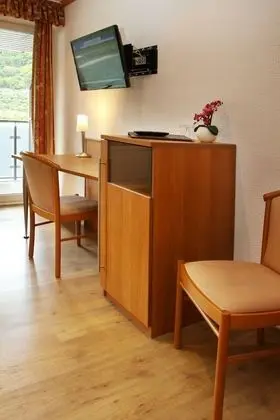 Deluxe Tek Büyük veya İki Ayrı Yataklı Oda, Balkon, Nehir Manzaralı
