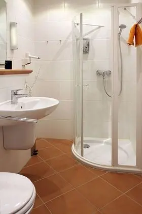 Deluxe Tek Büyük veya İki Ayrı Yataklı Oda, Balkon, Nehir Manzaralı