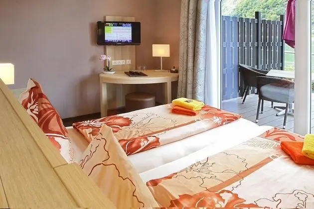 Superior Tek Büyük veya İki Ayrı Yataklı Oda, Veranda, Nehir Manzaralı