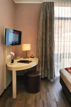 Superior Tek Büyük veya İki Ayrı Yataklı Oda, Veranda, Nehir Manzaralı