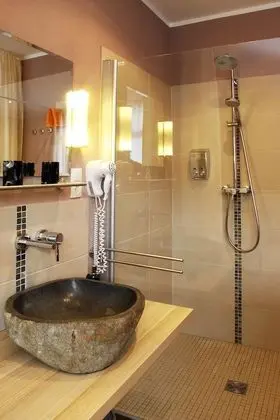 Superior Tek Büyük veya İki Ayrı Yataklı Oda, Veranda, Nehir Manzaralı