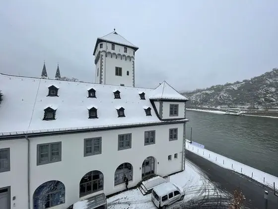 Tek Büyük veya İki Ayrı Yataklı Oda, Balkon (Partial river view)