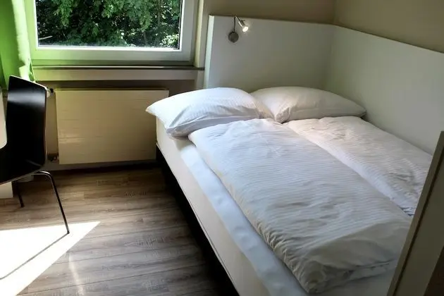 Basic Tek Büyük Yataklı Oda