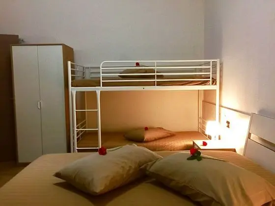 Dört Kişilik Oda, Özel Banyo, Bahçe Manzaralı