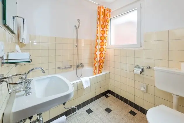 Tek Büyük Yataklı Oda (South)