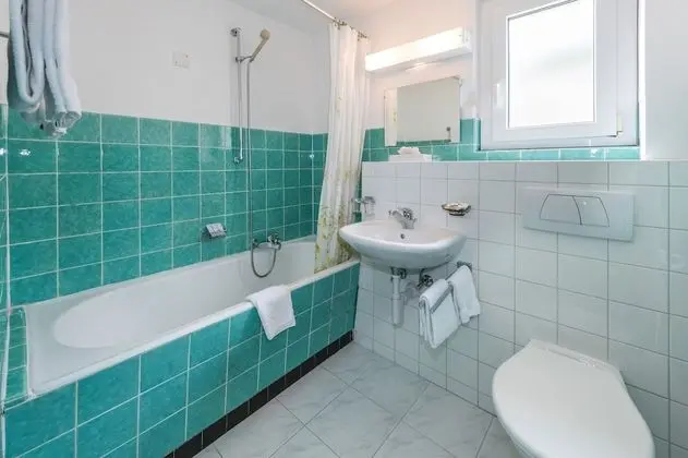 Tek Büyük Yataklı Oda (South)