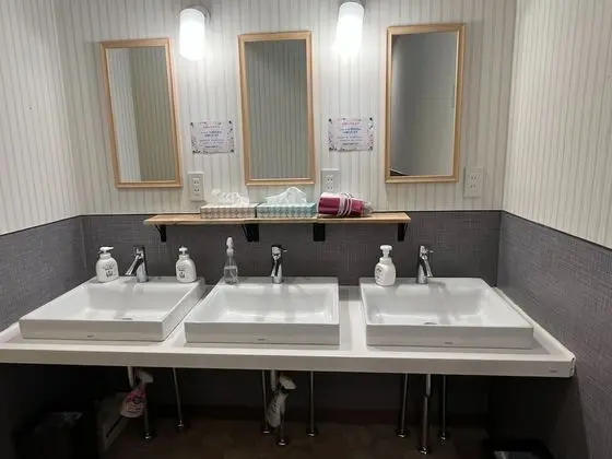 Ortak Ranzalı Oda, Sadece kadınlar için