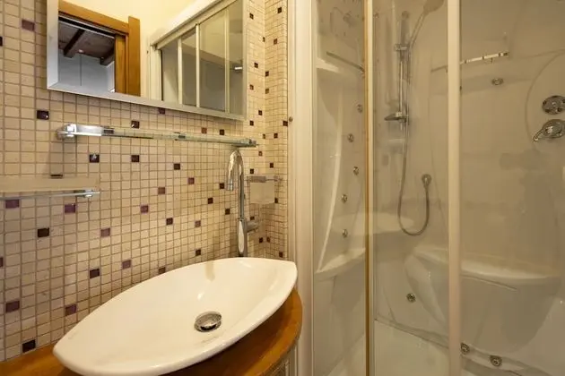 Economy Tek Büyük Yataklı Oda