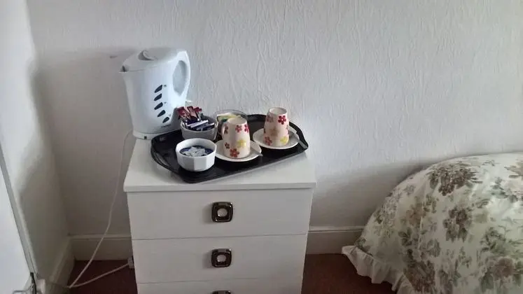 Üç Kişilik Oda