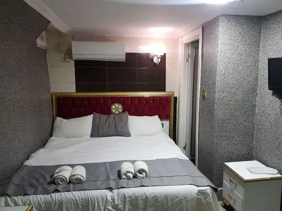 Economy Double Room, No Windows, Basement Floor