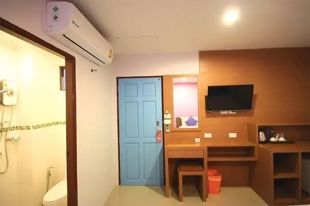 Standard Double Room, No Window