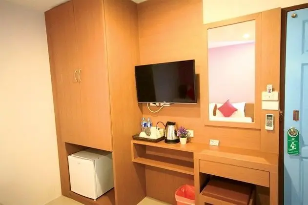 Standard Double Room, No Window