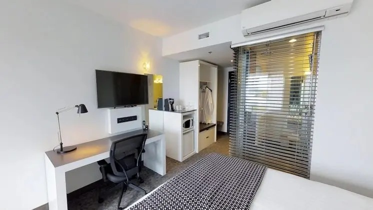 Classic Oda, 2 Büyük (Queen) Boy Yatak, Mikrodalga, Şehir Manzaralı (Escale)