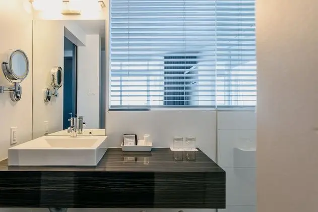 Panoramic Oda, Balkon, Okyanus Manzaralı (1 King and 1 Murphy double )