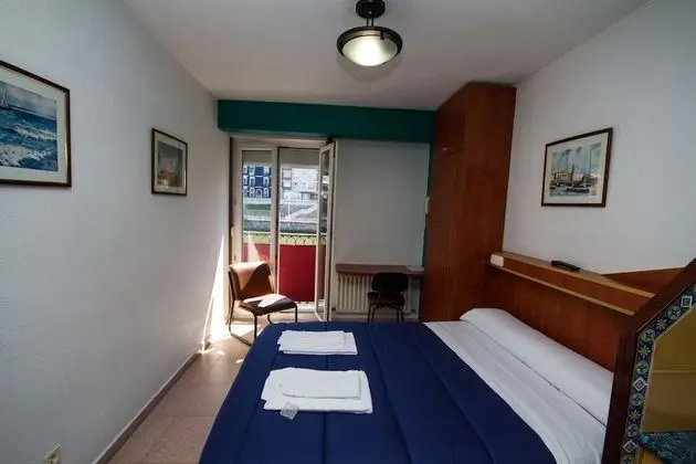 Tek Büyük Yataklı Oda, 1 Çift Kişilik Yatak