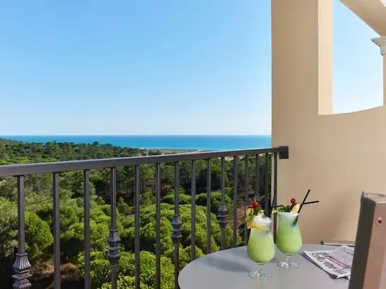Tek Büyük Yataklı Oda, Kısmi Deniz Manzaralı