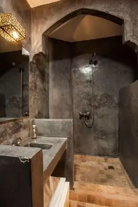 Tek Büyük Yataklı Oda (Haj Hamid)