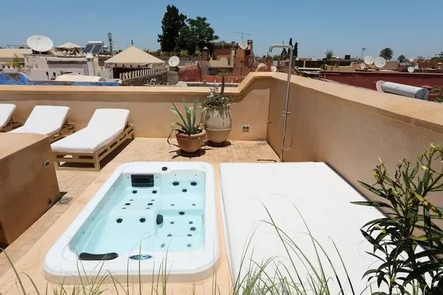 Arte suite terrace and jetted tub