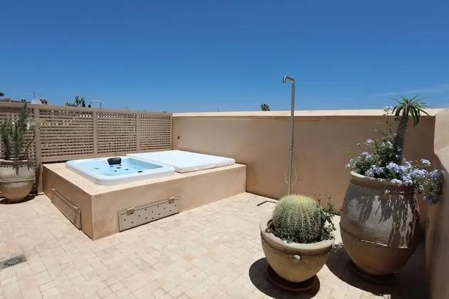 Junior Suite terrace and Jetted Tub