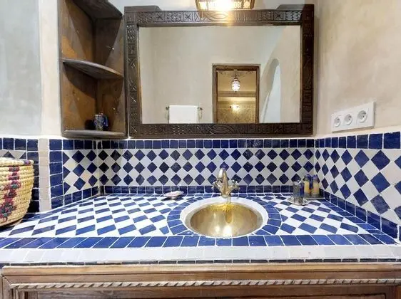 Junior Süit, Birden Çok Yatak, Avlu Manzaralı (Reine Berbere)