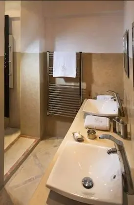 Deluxe Tek Büyük veya İki Ayrı Yataklı Oda (Alexandra)