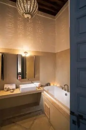 Süit, Balkon (Victoria)