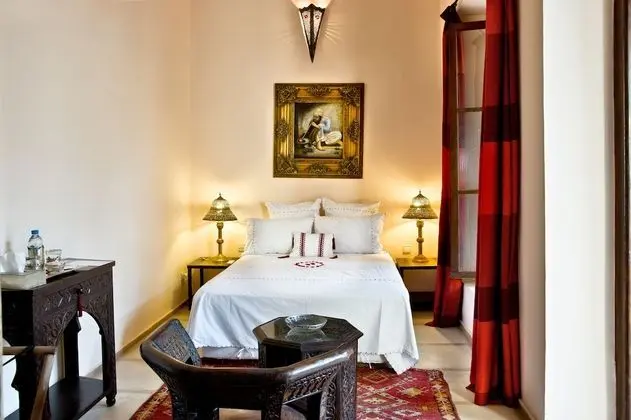 Tek Büyük Yataklı Oda (Rouge)