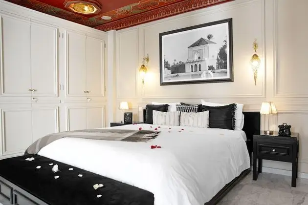 Royal Tek Büyük Yataklı Oda