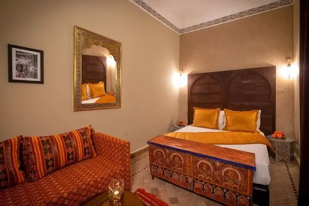 Deluxe Süit, Sigara İçilmez