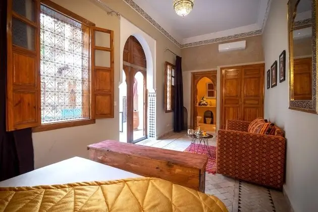 Deluxe Süit, Sigara İçilmez