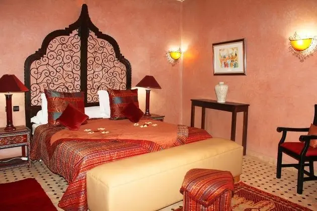 Superior Süit, Özel Banyo (Paprika)