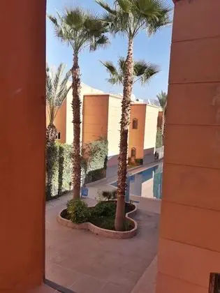 Basic Ev, 4 Yatak Odası, Havuz Manzaralı (Riad)