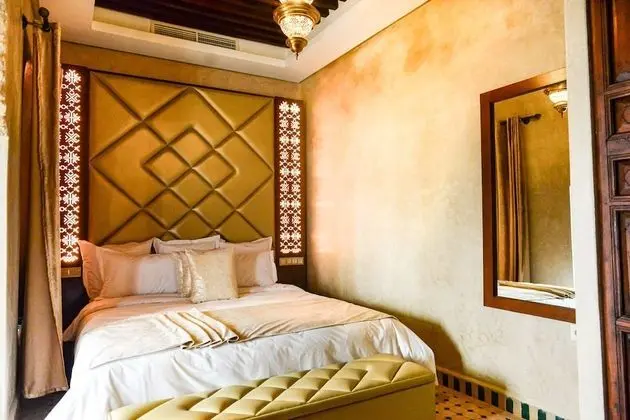 Honeymoon Tek Büyük Yataklı Oda
