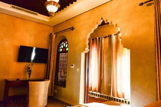 Honeymoon Tek Büyük Yataklı Oda