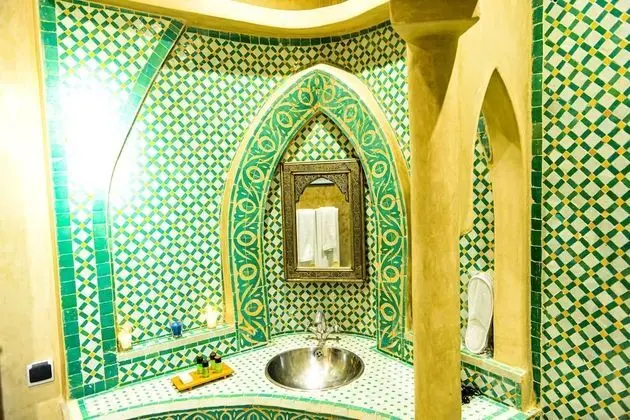 Honeymoon Tek Büyük Yataklı Oda