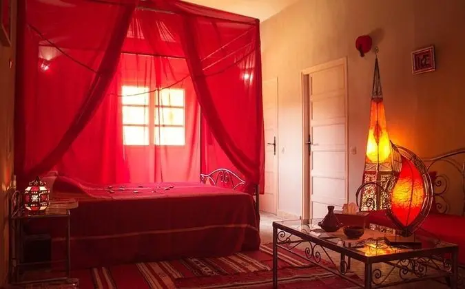 Comfort Üç Kişilik Oda, 1 Çift Kişilik Yatak, Özel Banyo, Havuz Manzaralı