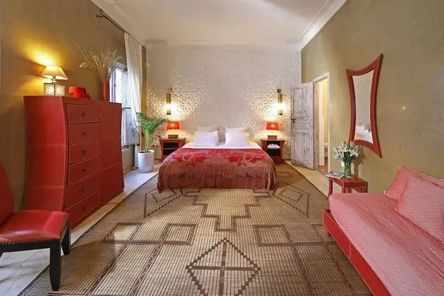 Superior Üç Kişilik Oda, Banyolu/Duşlu, Avlu