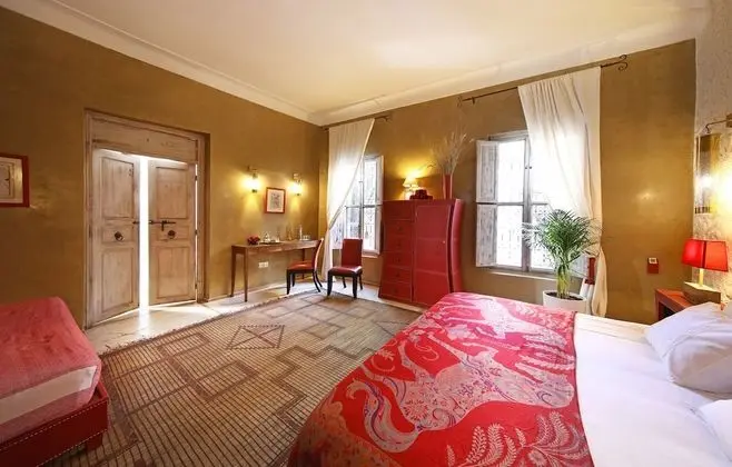 Superior Üç Kişilik Oda, Banyolu/Duşlu, Avlu