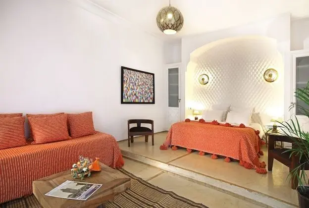 Superior Üç Kişilik Oda, Banyolu/Duşlu, Avlu