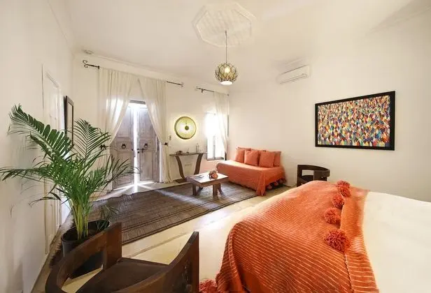 Superior Üç Kişilik Oda, Banyolu/Duşlu, Avlu