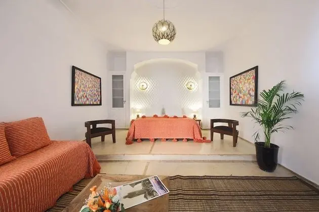 Superior Üç Kişilik Oda, Banyolu/Duşlu, Avlu