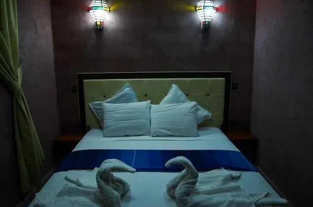 Standard Tek Büyük veya İki Ayrı Yataklı Oda, 1 Çift Kişilik Yatak, Özel Banyo, Havuz Manzaralı