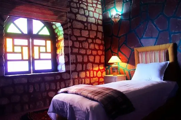 Standard Tek Büyük veya İki Ayrı Yataklı Oda, 1 Çift Kişilik Yatak, Özel Banyo, Havuz Manzaralı