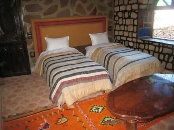 Standard Tek Büyük veya İki Ayrı Yataklı Oda, 1 Çift Kişilik Yatak, Özel Banyo, Havuz Manzaralı